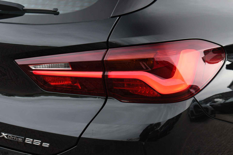 BMW X2 xDrive25e M-Sport Pano M-zetels HUD Camera El-klep 19inch