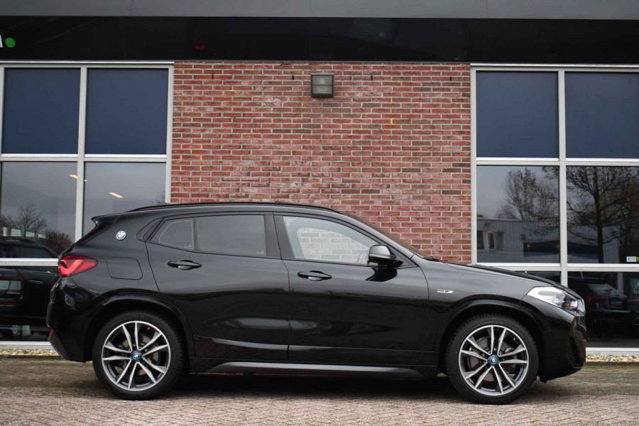BMW X2 xDrive25e M-Sport Pano M-zetels HUD Camera El-klep 19inch