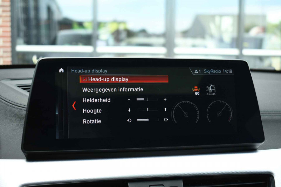 BMW X2 xDrive25e M-Sport Pano M-zetels HUD Camera El-klep 19inch
