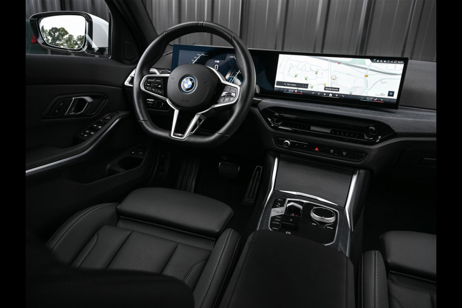 BMW 3 Serie Touring 330e xDrive M-SPORT | FACELIFT | ACCU 19,5 kWh | ACTIVE CRUISE | ELEKTR. TREKHAAK | HIFI AUDIO | SHADOW LINE | CAMERA | BMW 3 Serie Touring 330e xDrive M-SPORT | FACELIFT | ACCU 19,5 kWh | ACTIVE CRUISE | ELEKTR. TREKHAAK | HIFI AUDIO | SHADOW LINE | CAMERA |