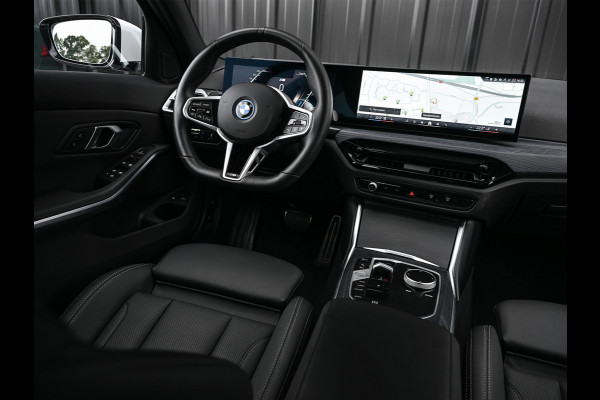 BMW 3 Serie Touring 330e xDrive M-SPORT | FACELIFT | ACCU 19,5 kWh | ACTIVE CRUISE | ELEKTR. TREKHAAK | HIFI AUDIO | SHADOW LINE | CAMERA | BMW 3 Serie Touring 330e xDrive M-SPORT | FACELIFT | ACCU 19,5 kWh | ACTIVE CRUISE | ELEKTR. TREKHAAK | HIFI AUDIO | SHADOW LINE | CAMERA |