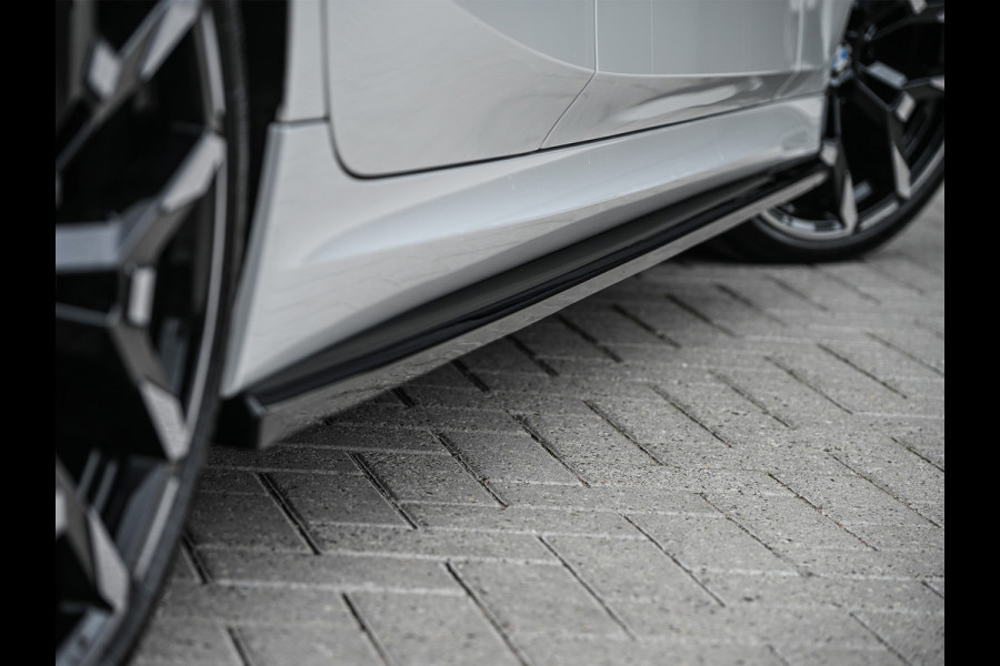 BMW 3 Serie Touring 330e xDrive M-SPORT | FACELIFT | ACCU 19,5 kWh | ACTIVE CRUISE | ELEKTR. TREKHAAK | HIFI AUDIO | SHADOW LINE | CAMERA | BMW 3 Serie Touring 330e xDrive M-SPORT | FACELIFT | ACCU 19,5 kWh | ACTIVE CRUISE | ELEKTR. TREKHAAK | HIFI AUDIO | SHADOW LINE | CAMERA |