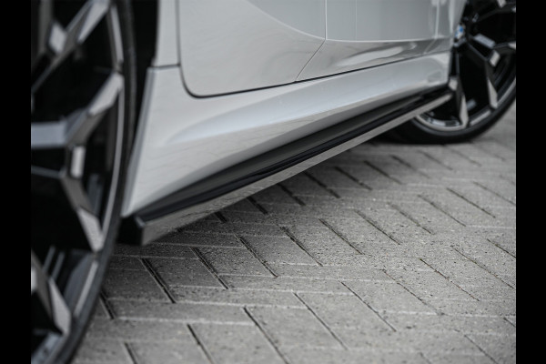 BMW 3 Serie Touring 330e xDrive M-SPORT | FACELIFT | ACCU 19,5 kWh | ACTIVE CRUISE | ELEKTR. TREKHAAK | HIFI AUDIO | SHADOW LINE | CAMERA | BMW 3 Serie Touring 330e xDrive M-SPORT | FACELIFT | ACCU 19,5 kWh | ACTIVE CRUISE | ELEKTR. TREKHAAK | HIFI AUDIO | SHADOW LINE | CAMERA |