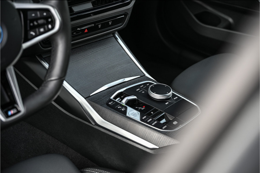 BMW 3 Serie Touring 330e xDrive M-SPORT | FACELIFT | ACCU 19,5 kWh | ACTIVE CRUISE | ELEKTR. TREKHAAK | HIFI AUDIO | SHADOW LINE | CAMERA | BMW 3 Serie Touring 330e xDrive M-SPORT | FACELIFT | ACCU 19,5 kWh | ACTIVE CRUISE | ELEKTR. TREKHAAK | HIFI AUDIO | SHADOW LINE | CAMERA |