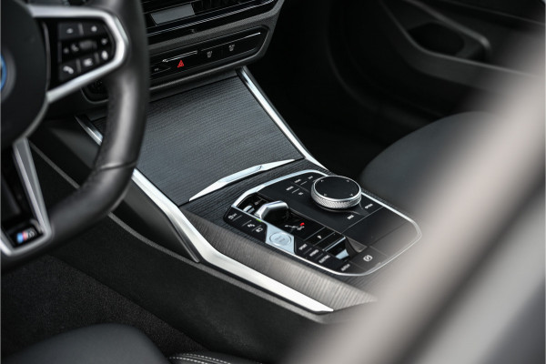BMW 3 Serie Touring 330e xDrive M-SPORT | FACELIFT | ACCU 19,5 kWh | ACTIVE CRUISE | ELEKTR. TREKHAAK | HIFI AUDIO | SHADOW LINE | CAMERA | BMW 3 Serie Touring 330e xDrive M-SPORT | FACELIFT | ACCU 19,5 kWh | ACTIVE CRUISE | ELEKTR. TREKHAAK | HIFI AUDIO | SHADOW LINE | CAMERA |