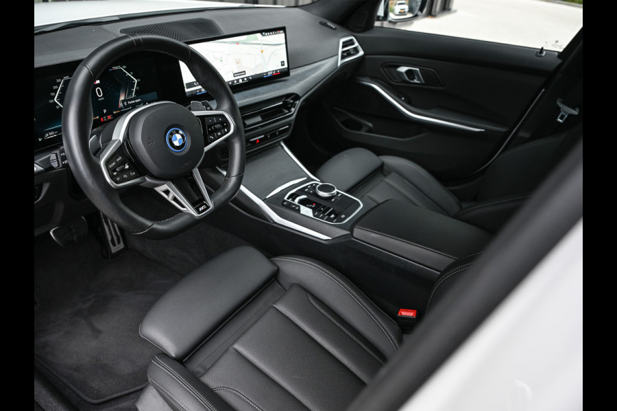BMW 3 Serie Touring 330e xDrive M-SPORT | FACELIFT | ACCU 19,5 kWh | ACTIVE CRUISE | ELEKTR. TREKHAAK | HIFI AUDIO | SHADOW LINE | CAMERA | BMW 3 Serie Touring 330e xDrive M-SPORT | FACELIFT | ACCU 19,5 kWh | ACTIVE CRUISE | ELEKTR. TREKHAAK | HIFI AUDIO | SHADOW LINE | CAMERA |
