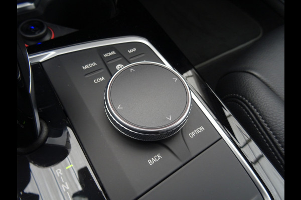 BMW 1-serie 118i High Executive Edition * CARPLAY * DEALER ONDERH. !!