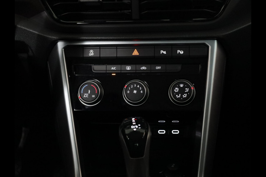 Volkswagen T-Roc 1.5 TSI Life 150 pk Automaat (DSG) | Trekhaak afn kogel| Navigatie | Achteruitrijcamera | Parkersensoren (Park assist)