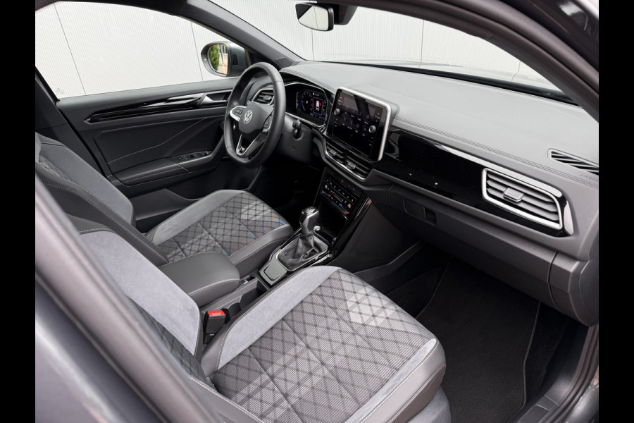 Volkswagen T-Roc 1.5 TSI 150pk DSG R-Line | Acc | Side assist | Camera Volkswagen T-Roc 1.5 TSI 150pk DSG R-Line | Acc | Side assist | Camera