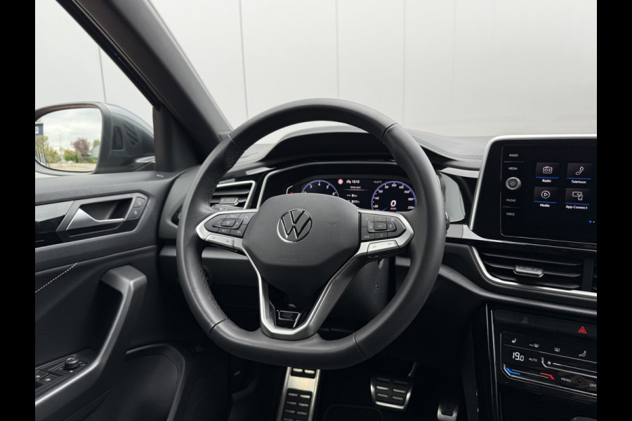 Volkswagen T-Roc 1.5 TSI 150pk DSG R-Line | Acc | Side assist | Camera Volkswagen T-Roc 1.5 TSI 150pk DSG R-Line | Acc | Side assist | Camera
