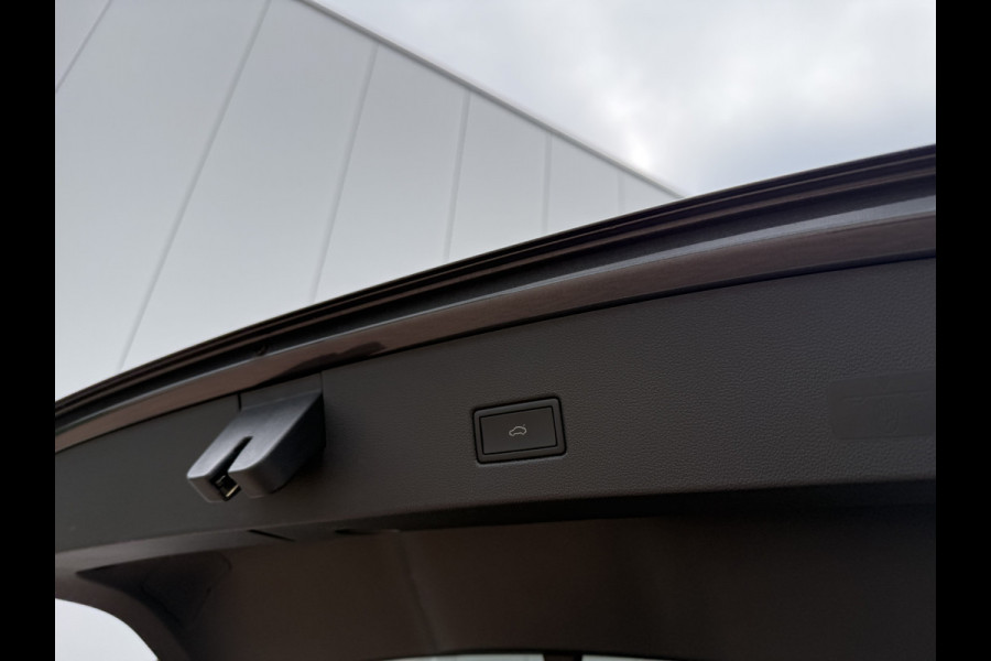 Volkswagen T-Roc 1.5 TSI 150pk DSG R-Line | Acc | Side assist | Camera Volkswagen T-Roc 1.5 TSI 150pk DSG R-Line | Acc | Side assist | Camera