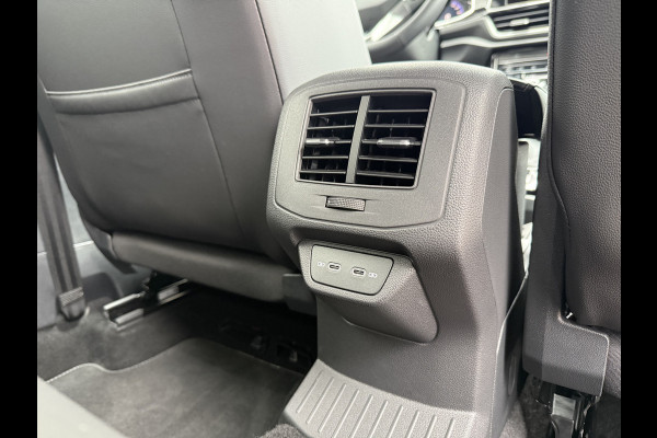 Volkswagen T-Roc 1.5 TSI 150pk DSG R-Line | Acc | Side assist | Camera Volkswagen T-Roc 1.5 TSI 150pk DSG R-Line | Acc | Side assist | Camera