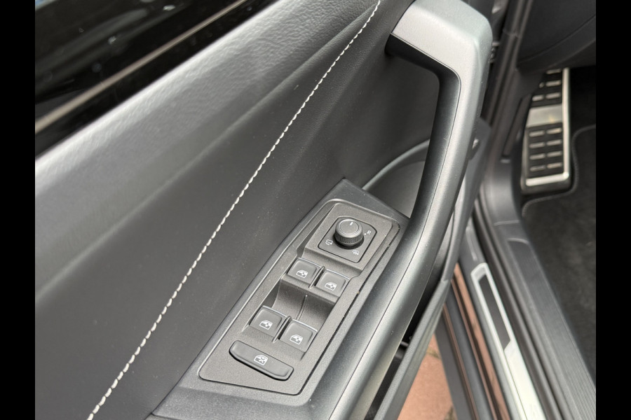 Volkswagen T-Roc 1.5 TSI 150pk DSG R-Line | Acc | Side assist | Camera Volkswagen T-Roc 1.5 TSI 150pk DSG R-Line | Acc | Side assist | Camera