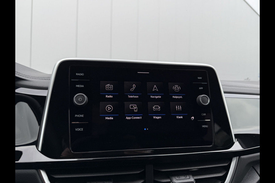 Volkswagen T-Roc 1.5 TSI 150pk DSG R-Line | Acc | Side assist | Camera Volkswagen T-Roc 1.5 TSI 150pk DSG R-Line | Acc | Side assist | Camera