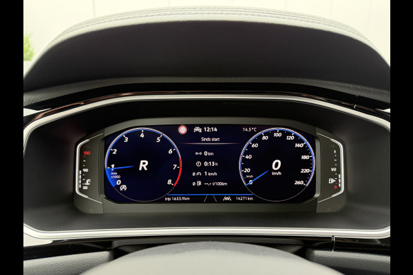 Volkswagen T-Roc 1.5 TSI 150pk DSG R-Line | Acc | Side assist | Camera Volkswagen T-Roc 1.5 TSI 150pk DSG R-Line | Acc | Side assist | Camera