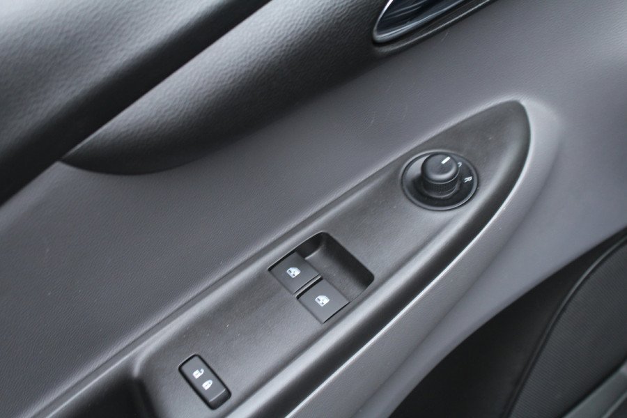Opel KARL 1.0 ecoFLEX 75pk Innovation AUTOMAAT NL-Auto NAP Clima Cruise Carplay Leder 15"LMV Stoelverwarming