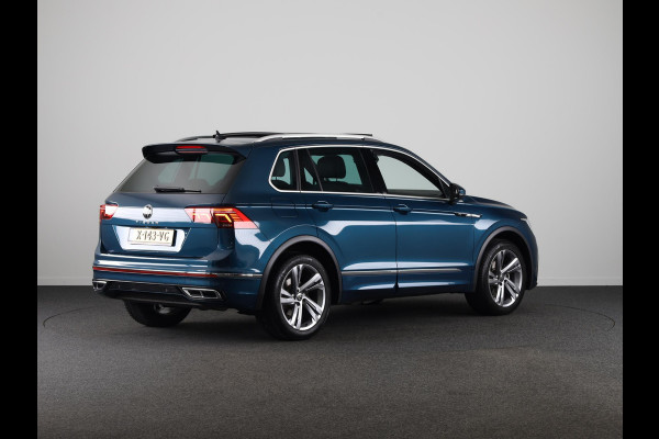 Volkswagen Tiguan 1.5 TSI R-Line Business 150PK | Automaat (DSG) | Panoramadak | Wegklapbare trekhaak | Camera | Stoelverwarming