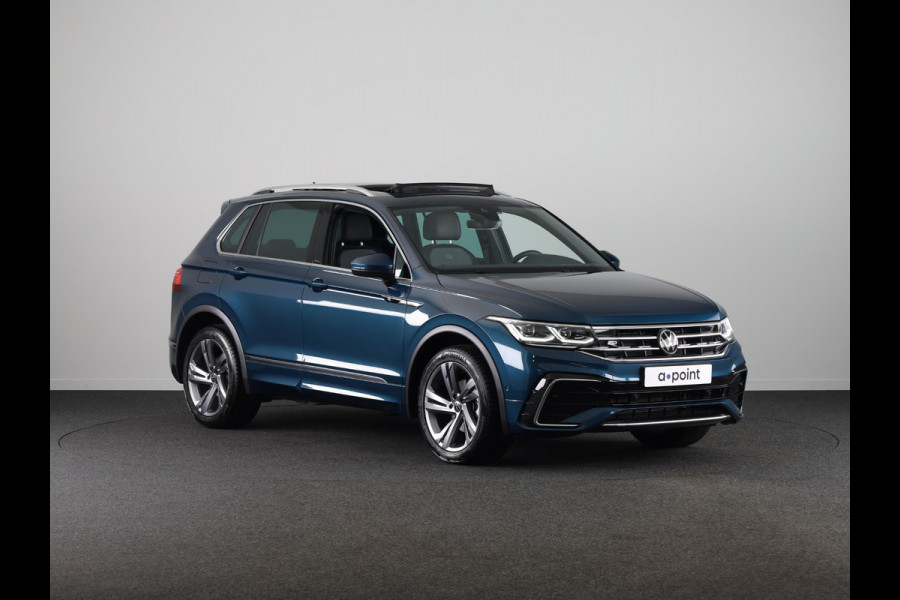 Volkswagen Tiguan 1.5 TSI R-Line Business 150PK | Automaat (DSG) | Panoramadak | Wegklapbare trekhaak | Camera | Stoelverwarming