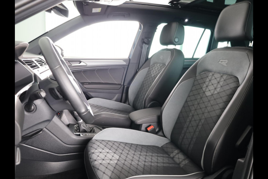 Volkswagen Tiguan 1.5 TSI R-Line Business 150PK | Automaat (DSG) | Panoramadak | Wegklapbare trekhaak | Camera | Stoelverwarming