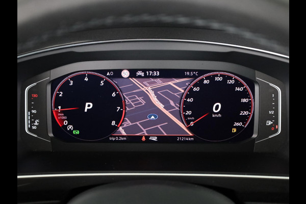 Volkswagen Tiguan 1.5 TSI R-Line Business 150PK | Automaat (DSG) | Panoramadak | Wegklapbare trekhaak | Camera | Stoelverwarming