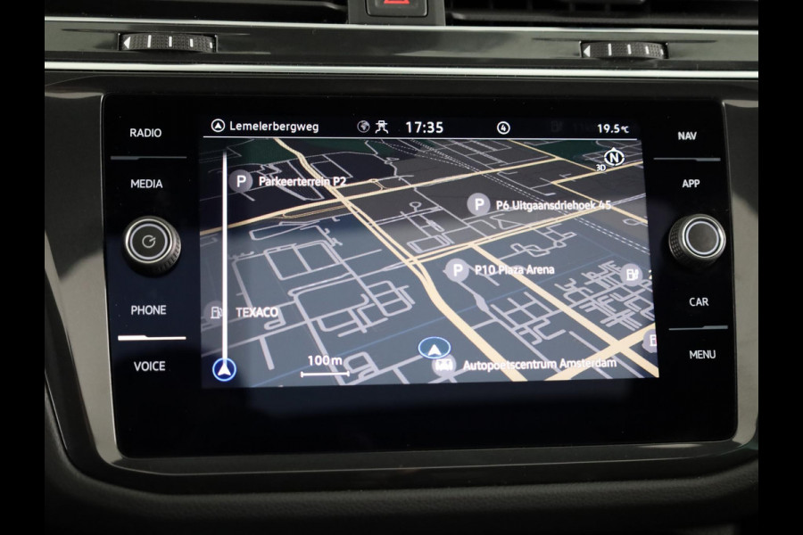 Volkswagen Tiguan 1.5 TSI R-Line Business 150PK | Automaat (DSG) | Panoramadak | Wegklapbare trekhaak | Camera | Stoelverwarming