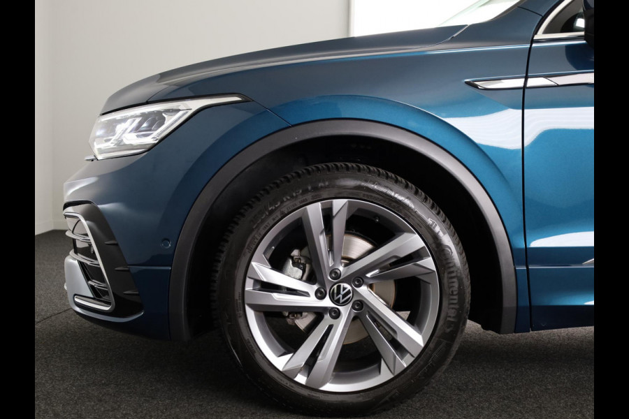 Volkswagen Tiguan 1.5 TSI R-Line Business 150PK | Automaat (DSG) | Panoramadak | Wegklapbare trekhaak | Camera | Stoelverwarming