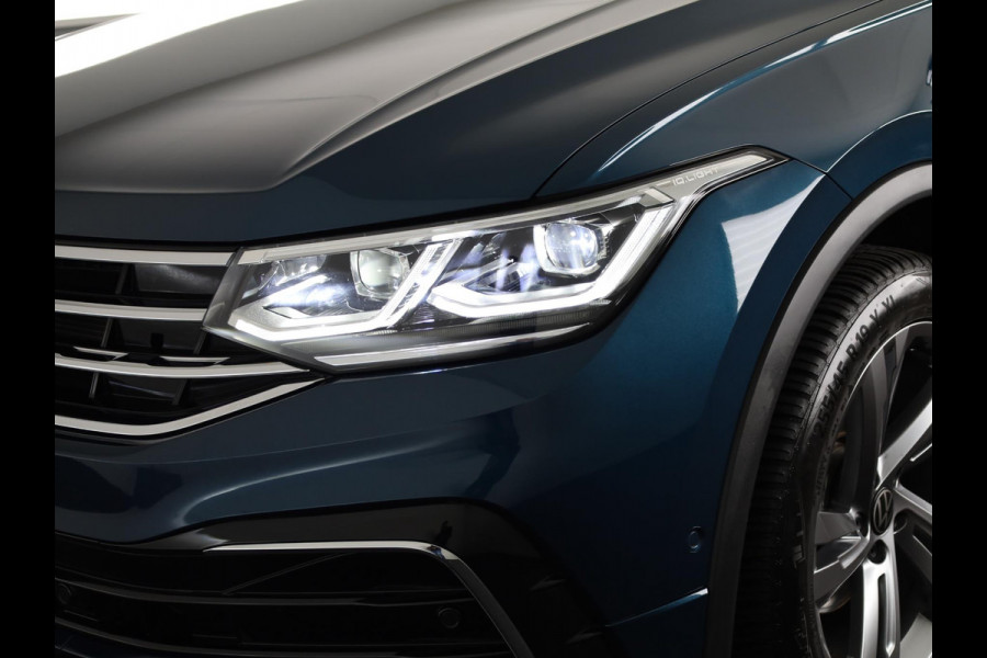Volkswagen Tiguan 1.5 TSI R-Line Business 150PK | Automaat (DSG) | Panoramadak | Wegklapbare trekhaak | Camera | Stoelverwarming