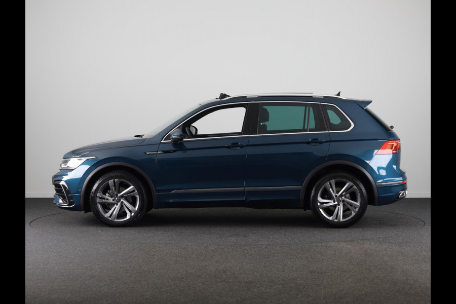 Volkswagen Tiguan 1.5 TSI R-Line Business 150PK | Automaat (DSG) | Panoramadak | Wegklapbare trekhaak | Camera | Stoelverwarming