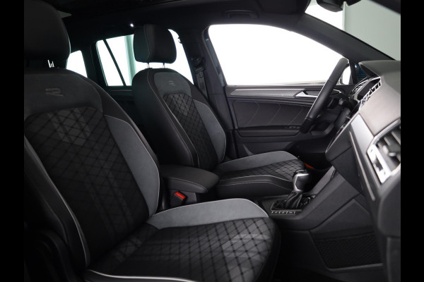Volkswagen Tiguan 1.5 TSI R-Line Business 150PK | Automaat (DSG) | Panoramadak | Wegklapbare trekhaak | Camera | Stoelverwarming