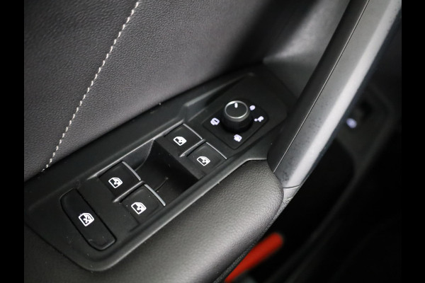 Volkswagen Tiguan 1.5 TSI R-Line Business 150PK | Automaat (DSG) | Panoramadak | Wegklapbare trekhaak | Camera | Stoelverwarming