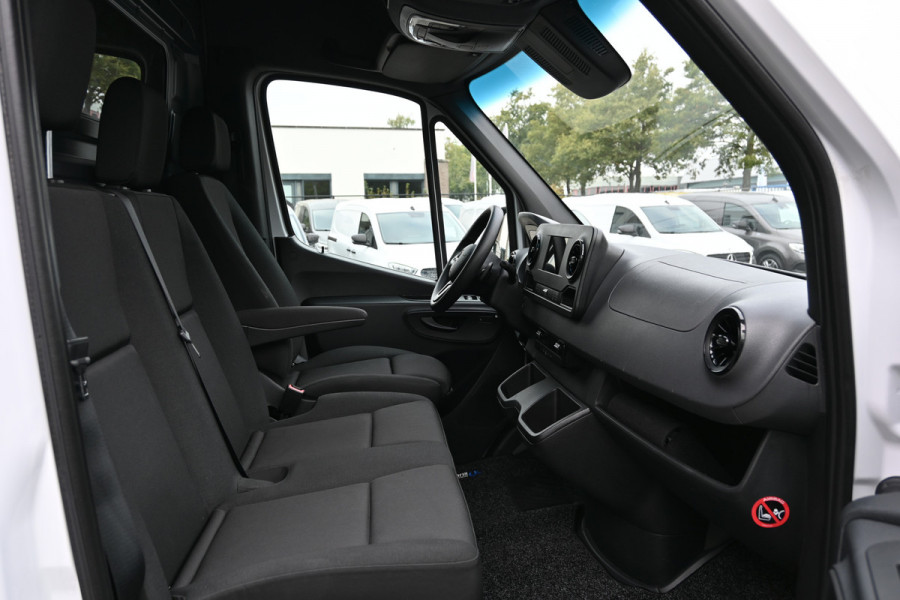 Mercedes-Benz Sprinter 317 CDI L2H2 3500kg Trekhaak, MBUX met camera, Comfort stoel