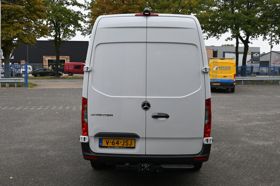 Mercedes-Benz Sprinter 317 CDI L2H2 3500kg Trekhaak, MBUX met camera, Comfort stoel