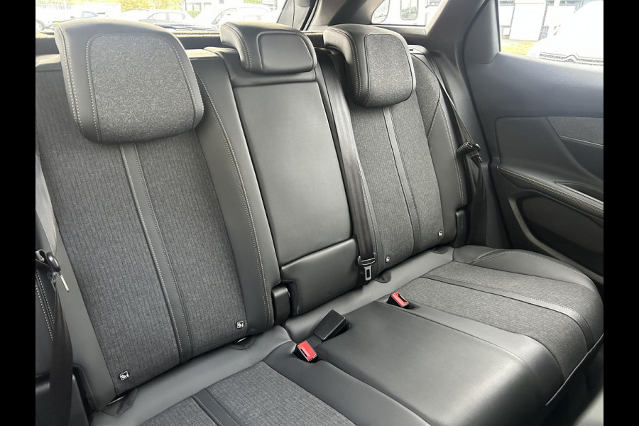 Peugeot 3008 1.2 PT 130 Allure | All season | Carplay | Trekhaak | Rijklaar incl. garantie