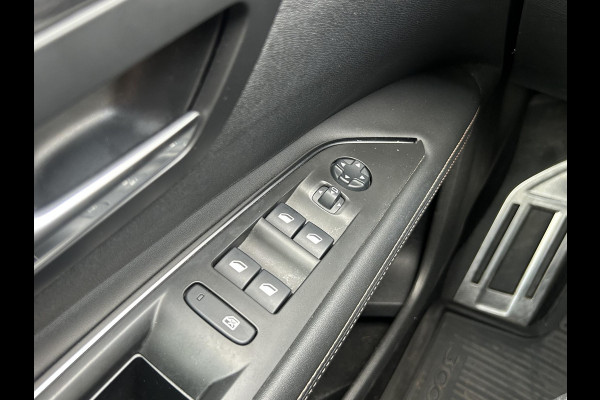 Peugeot 3008 1.2 PT 130 Allure | All season | Carplay | Trekhaak | Rijklaar incl. garantie