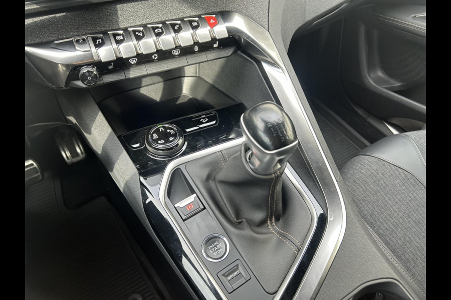 Peugeot 3008 1.2 PT 130 Allure | All season | Carplay | Trekhaak | Rijklaar incl. garantie
