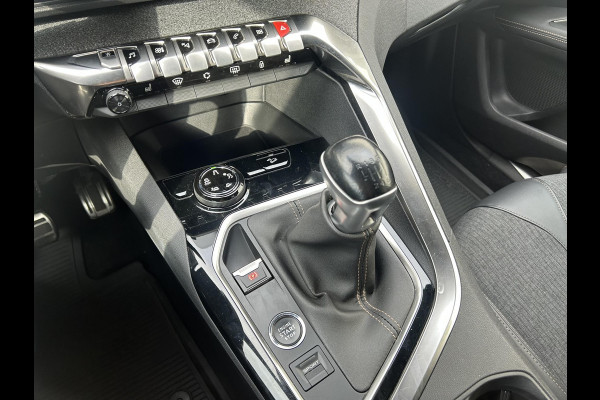 Peugeot 3008 1.2 PT 130 Allure | All season | Carplay | Trekhaak | Rijklaar incl. garantie