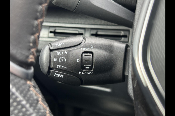 Peugeot 3008 1.2 PT 130 Allure | All season | Carplay | Trekhaak | Rijklaar incl. garantie