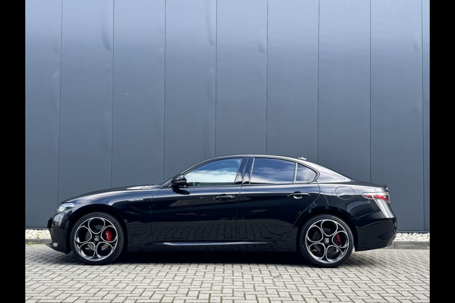 Alfa Romeo Giulia 2.0T 280 GME AWD Veloce | 19" Velgen | Panoramadak | Adas 2 Alfa Romeo Giulia 2.0T 280 GME AWD Veloce | 19" Velgen | Panoramadak | Adas 2