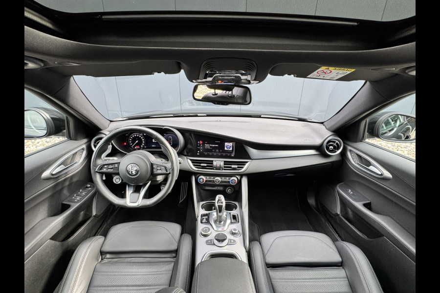 Alfa Romeo Giulia 2.0T 280 GME AWD Veloce | 19" Velgen | Panoramadak | Adas 2 Alfa Romeo Giulia 2.0T 280 GME AWD Veloce | 19" Velgen | Panoramadak | Adas 2
