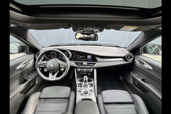 Alfa Romeo Giulia 2.0T 280 GME AWD Veloce | 19" Velgen | Panoramadak | Adas 2 Alfa Romeo Giulia 2.0T 280 GME AWD Veloce | 19" Velgen | Panoramadak | Adas 2