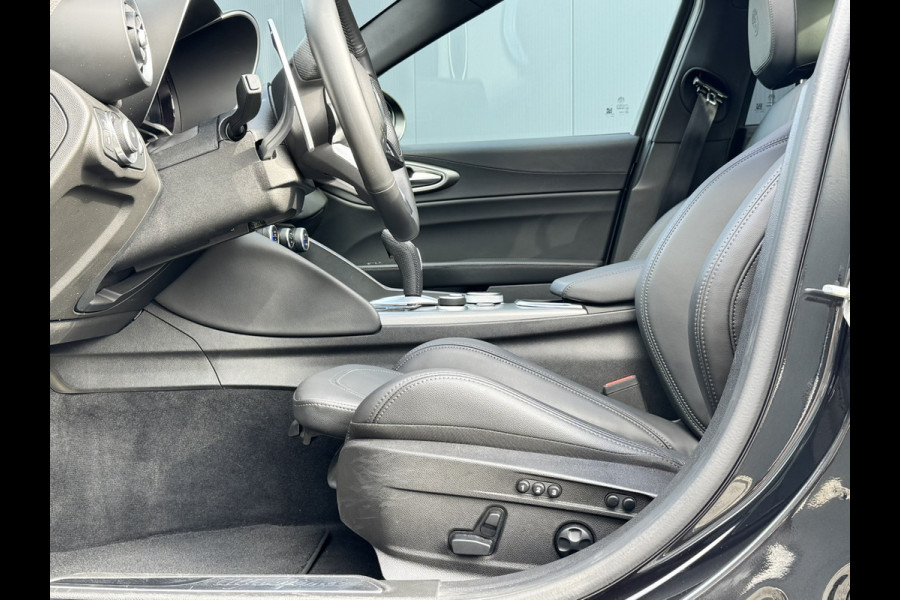 Alfa Romeo Giulia 2.0T 280 GME AWD Veloce | 19" Velgen | Panoramadak | Adas 2 Alfa Romeo Giulia 2.0T 280 GME AWD Veloce | 19" Velgen | Panoramadak | Adas 2