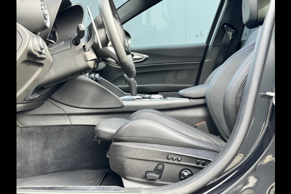 Alfa Romeo Giulia 2.0T 280 GME AWD Veloce | 19" Velgen | Panoramadak | Adas 2 Alfa Romeo Giulia 2.0T 280 GME AWD Veloce | 19" Velgen | Panoramadak | Adas 2