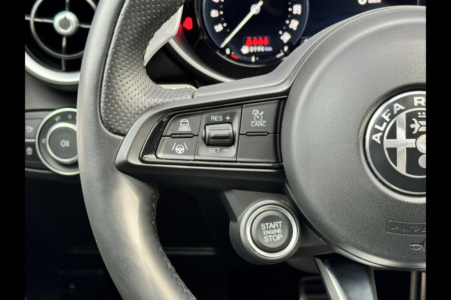 Alfa Romeo Giulia 2.0T 280 GME AWD Veloce | 19" Velgen | Panoramadak | Adas 2 Alfa Romeo Giulia 2.0T 280 GME AWD Veloce | 19" Velgen | Panoramadak | Adas 2