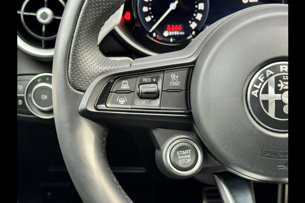 Alfa Romeo Giulia 2.0T 280 GME AWD Veloce | 19" Velgen | Panoramadak | Adas 2 Alfa Romeo Giulia 2.0T 280 GME AWD Veloce | 19" Velgen | Panoramadak | Adas 2