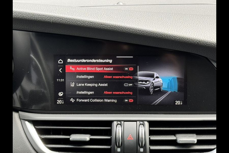 Alfa Romeo Giulia 2.0T 280 GME AWD Veloce | 19" Velgen | Panoramadak | Adas 2 Alfa Romeo Giulia 2.0T 280 GME AWD Veloce | 19" Velgen | Panoramadak | Adas 2