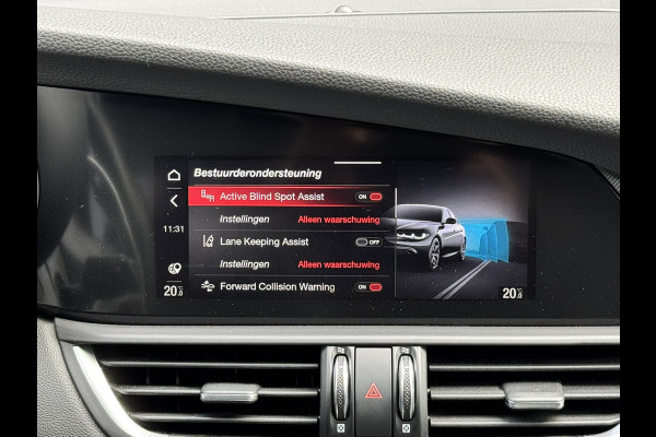 Alfa Romeo Giulia 2.0T 280 GME AWD Veloce | 19" Velgen | Panoramadak | Adas 2 Alfa Romeo Giulia 2.0T 280 GME AWD Veloce | 19" Velgen | Panoramadak | Adas 2