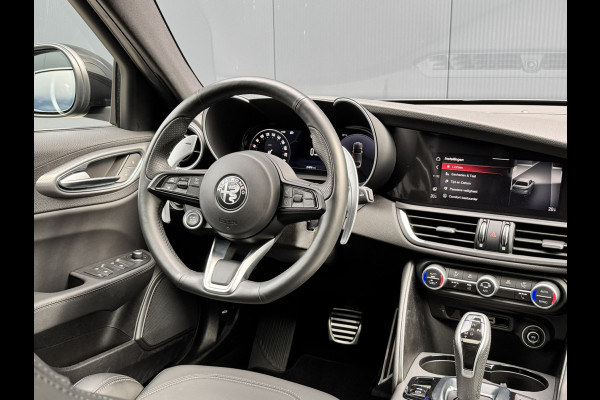 Alfa Romeo Giulia 2.0T 280 GME AWD Veloce | 19" Velgen | Panoramadak | Adas 2 Alfa Romeo Giulia 2.0T 280 GME AWD Veloce | 19" Velgen | Panoramadak | Adas 2