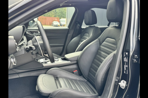 Alfa Romeo Giulia 2.0T 280 GME AWD Veloce | 19" Velgen | Panoramadak | Adas 2 Alfa Romeo Giulia 2.0T 280 GME AWD Veloce | 19" Velgen | Panoramadak | Adas 2