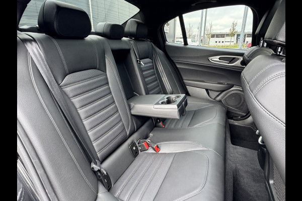 Alfa Romeo Giulia 2.0T 280 GME AWD Veloce | 19" Velgen | Panoramadak | Adas 2 Alfa Romeo Giulia 2.0T 280 GME AWD Veloce | 19" Velgen | Panoramadak | Adas 2