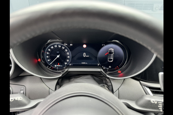Alfa Romeo Giulia 2.0T 280 GME AWD Veloce | 19" Velgen | Panoramadak | Adas 2 Alfa Romeo Giulia 2.0T 280 GME AWD Veloce | 19" Velgen | Panoramadak | Adas 2